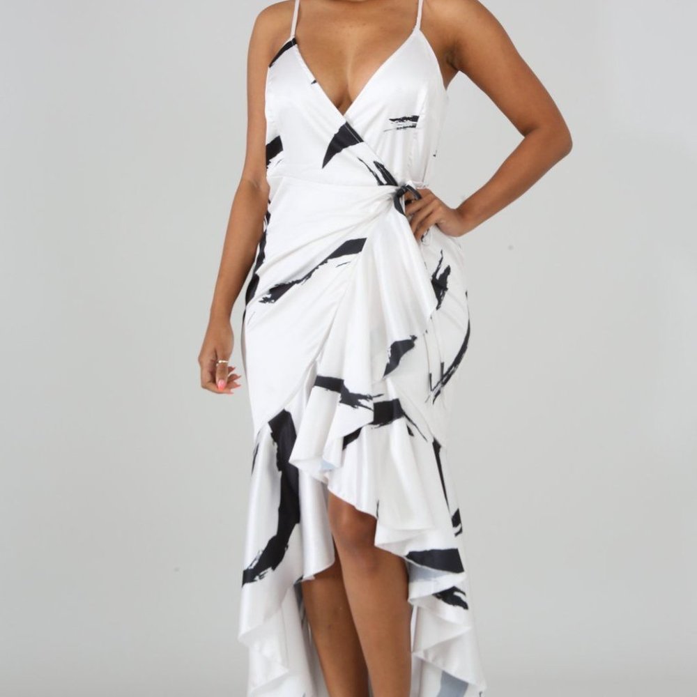 NWT Luxxel Black and White Wrap Dress_Size Small